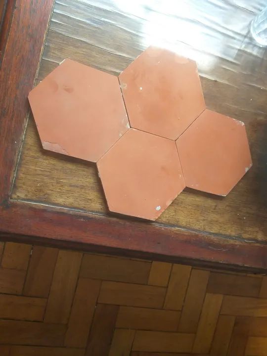 Ladrilho hexagonal vermelho