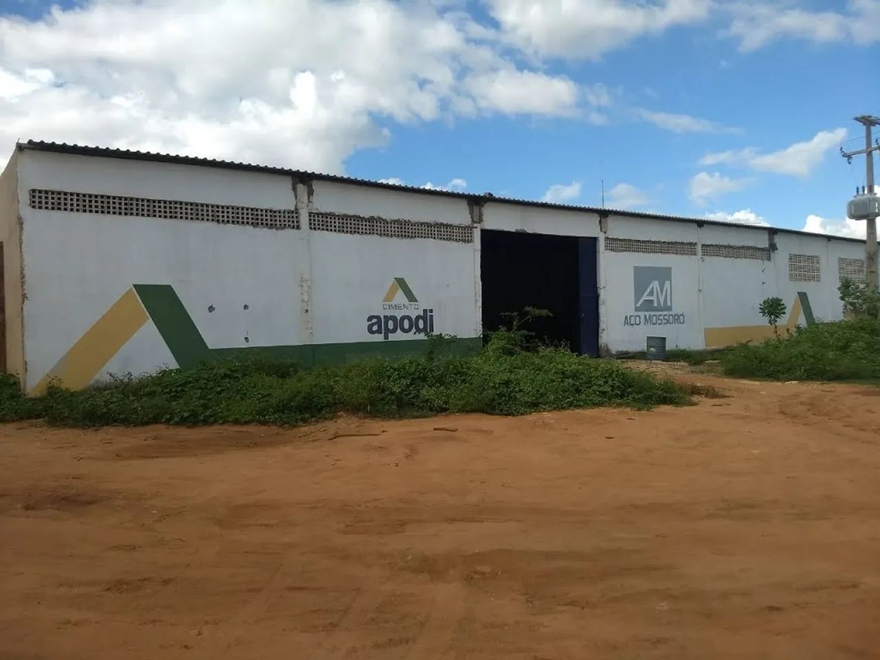 Vende-se Prédio Comercial no bairro Dix-Sept Rosado