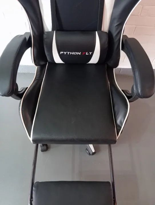 CADEIRA GAMER LINDONA! MARCA: PHYTON FLY COR: PRETA E BRANCO POUCO USO! RECLINÁVEL! - Foto 6