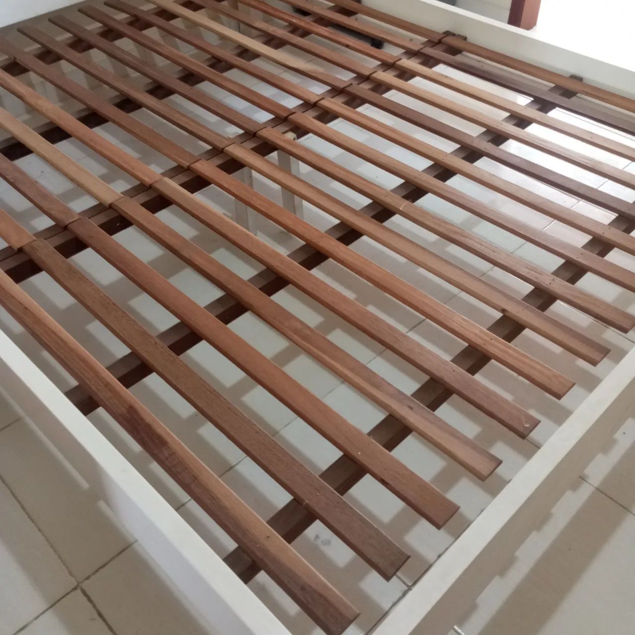 Cama Madeira Queen Size - Estrutura Branca - Foto 5
