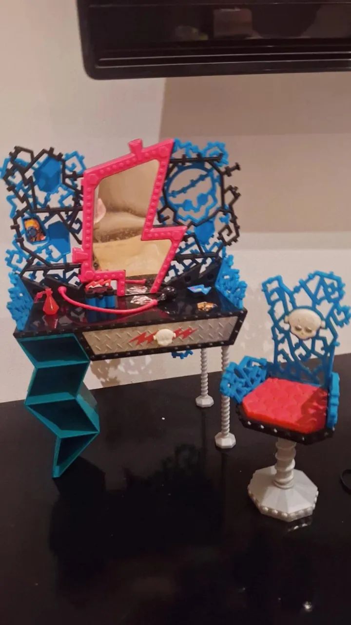 Penteadeira Frankie Monster High