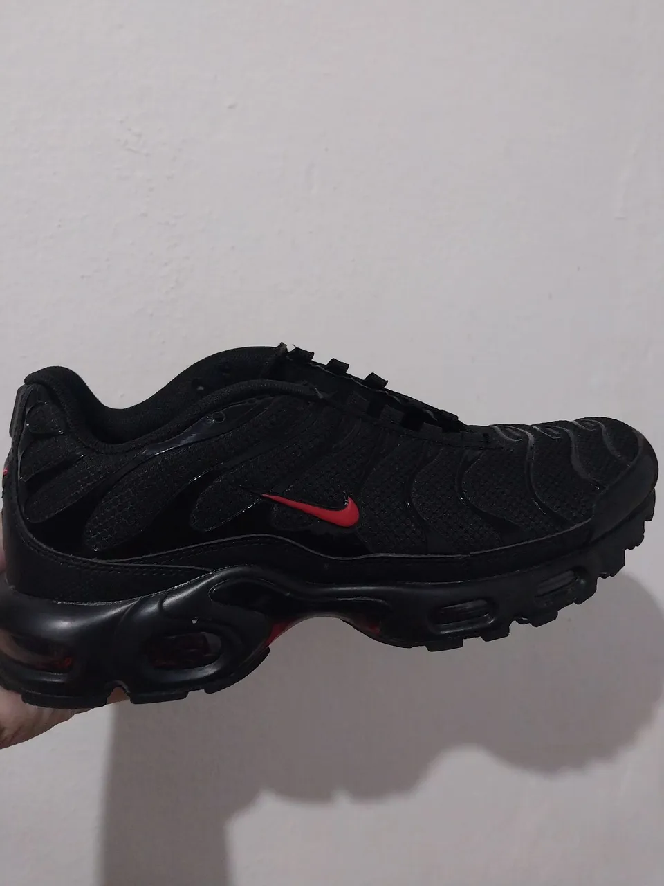 Nike Air Max Plus TN - Preto e Vermelho