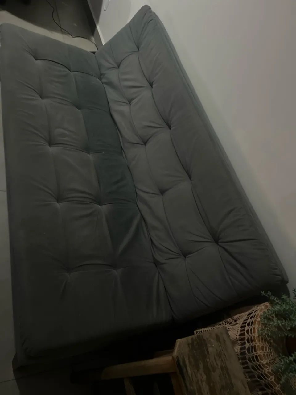 Sofá Cama Cinza - Conforto e praticidade! - Foto 3