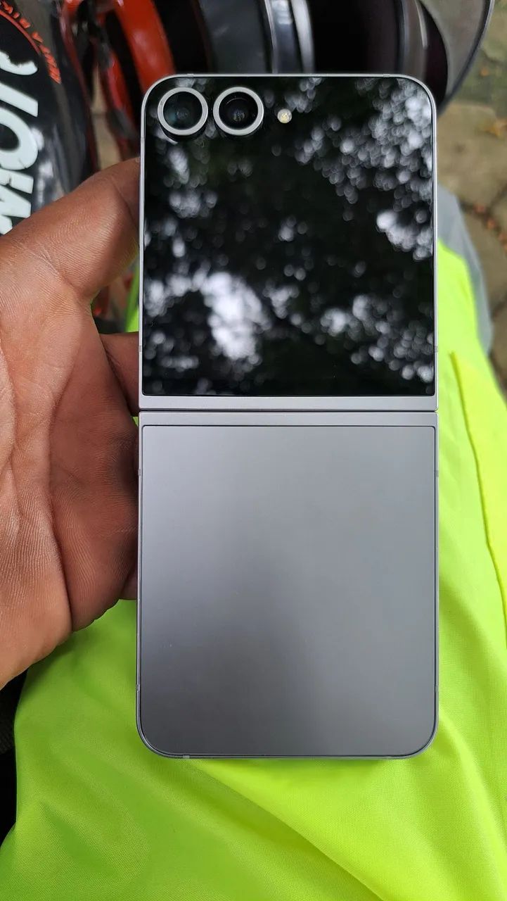 Sansung Z-Flip 6 - Foto 4