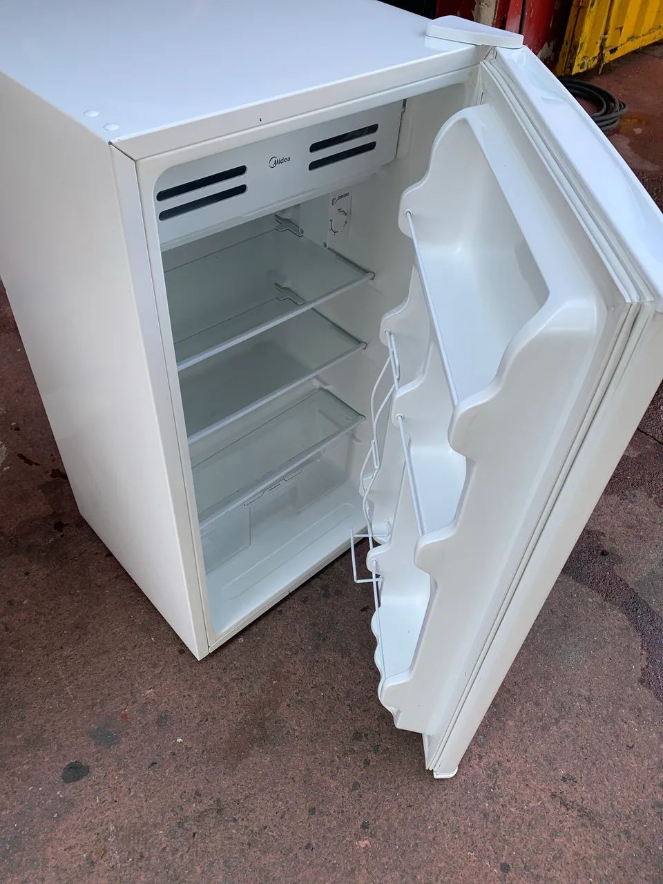 Frigobar Midea com garantia .. - Foto 3