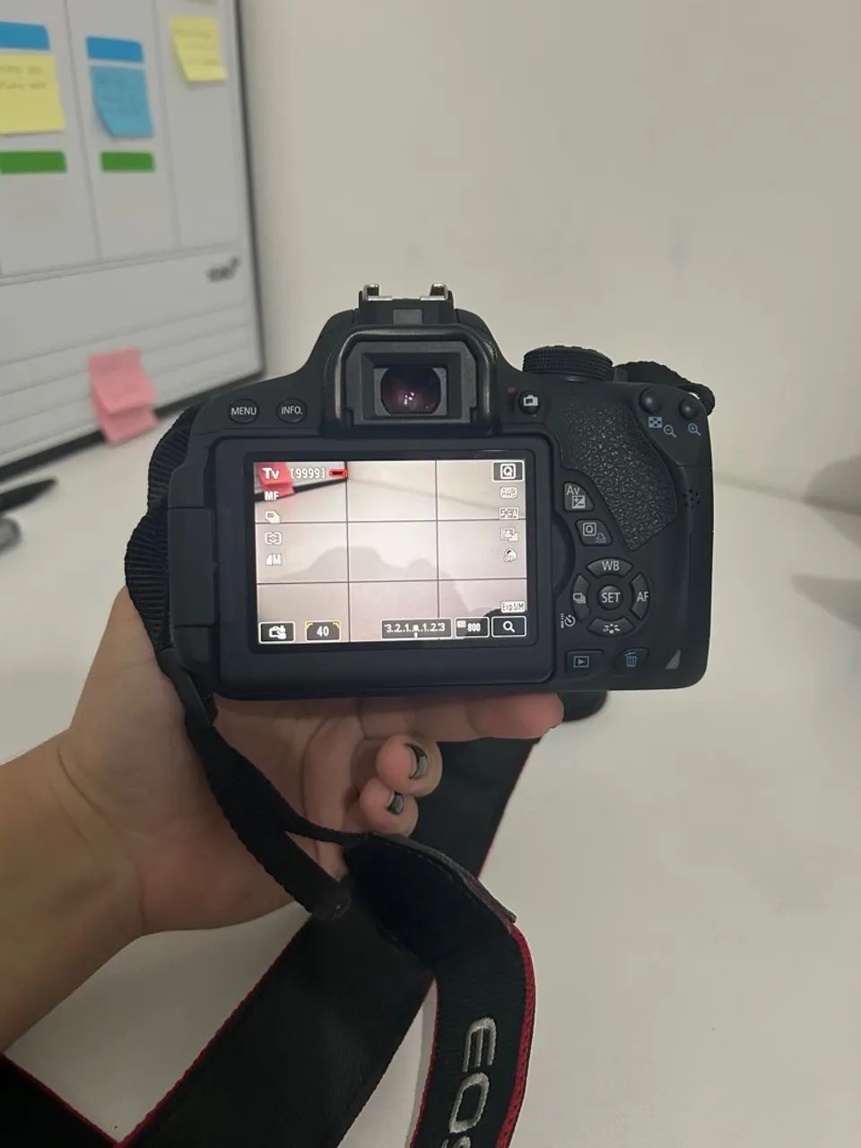 Cânon T5I + grip  - Foto 4