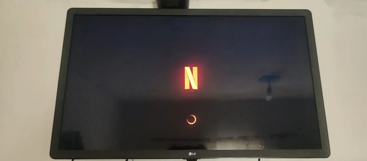 Tv LG  32° smart em perfeito funcionamento  - Foto 5