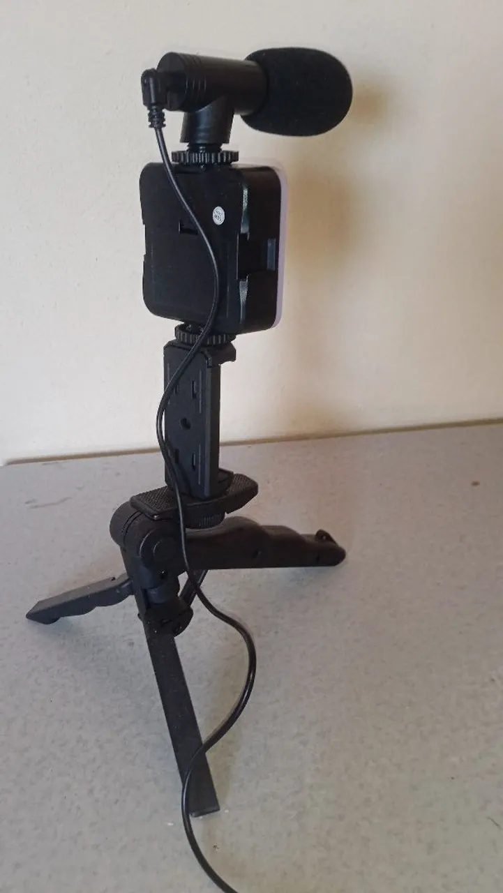 Kit Microfone, Ring Light e Tripé para Celular