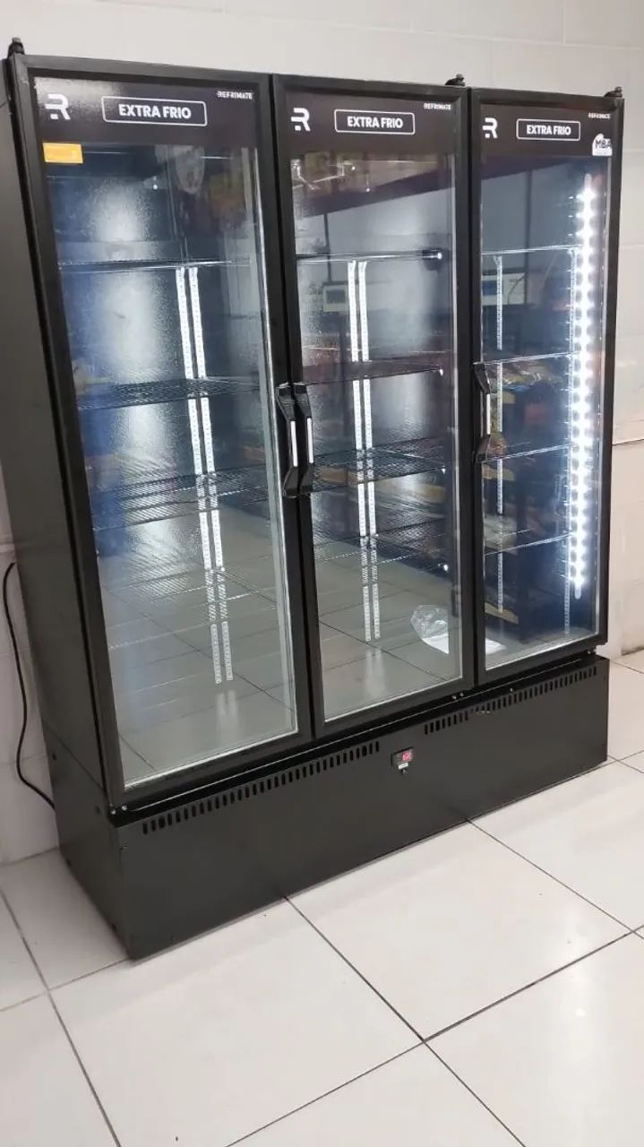 Balcão expositor auto serviço extra frio 3 portas full black pronta entrega Refrimate