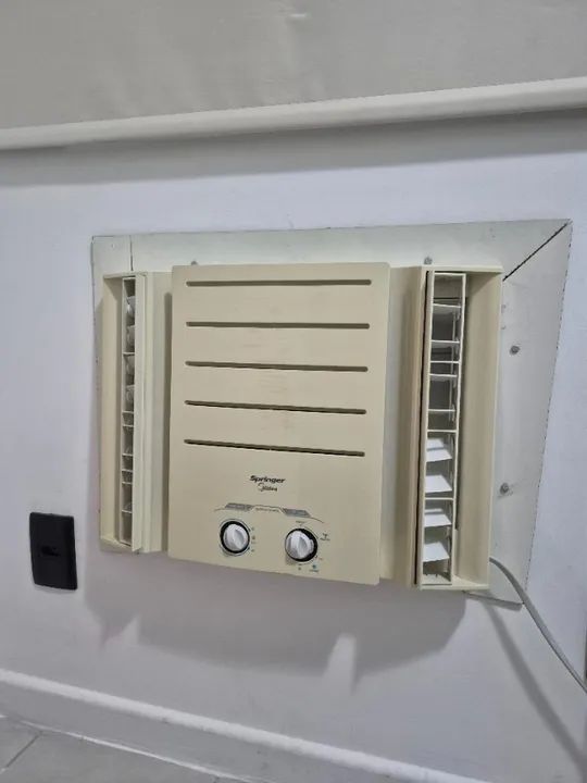 Ar condicionado Springer Midea 7500 Btus 127 volts - R$ 990,00