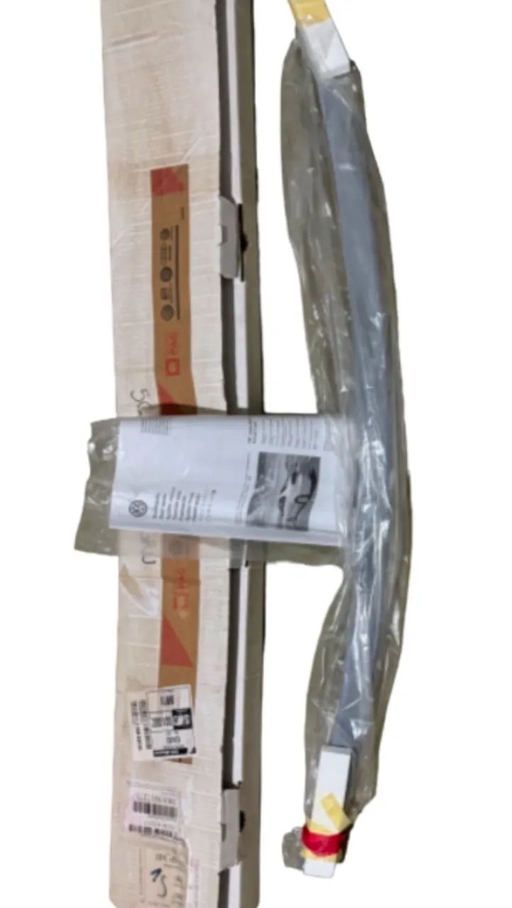 Spoiler tampa traseira Jetta original na caixa 