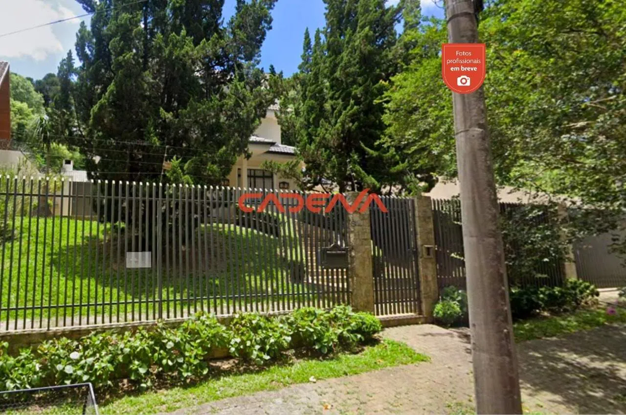 Casa com 6 quartos e 6 vagas à venda no Mossunguê