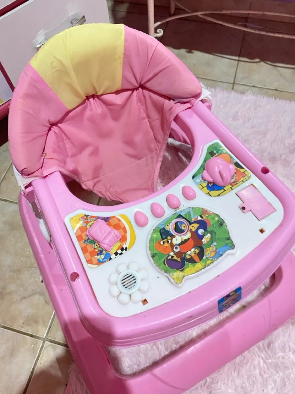 Andador Infantil Rosa com Atividades