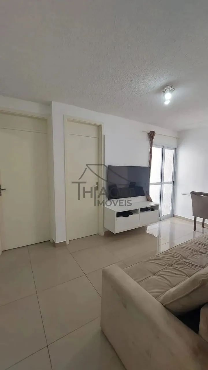 Apartamento à venda com porteira fechada, sendo 45m² com 2 dormitórios, localizado no bair