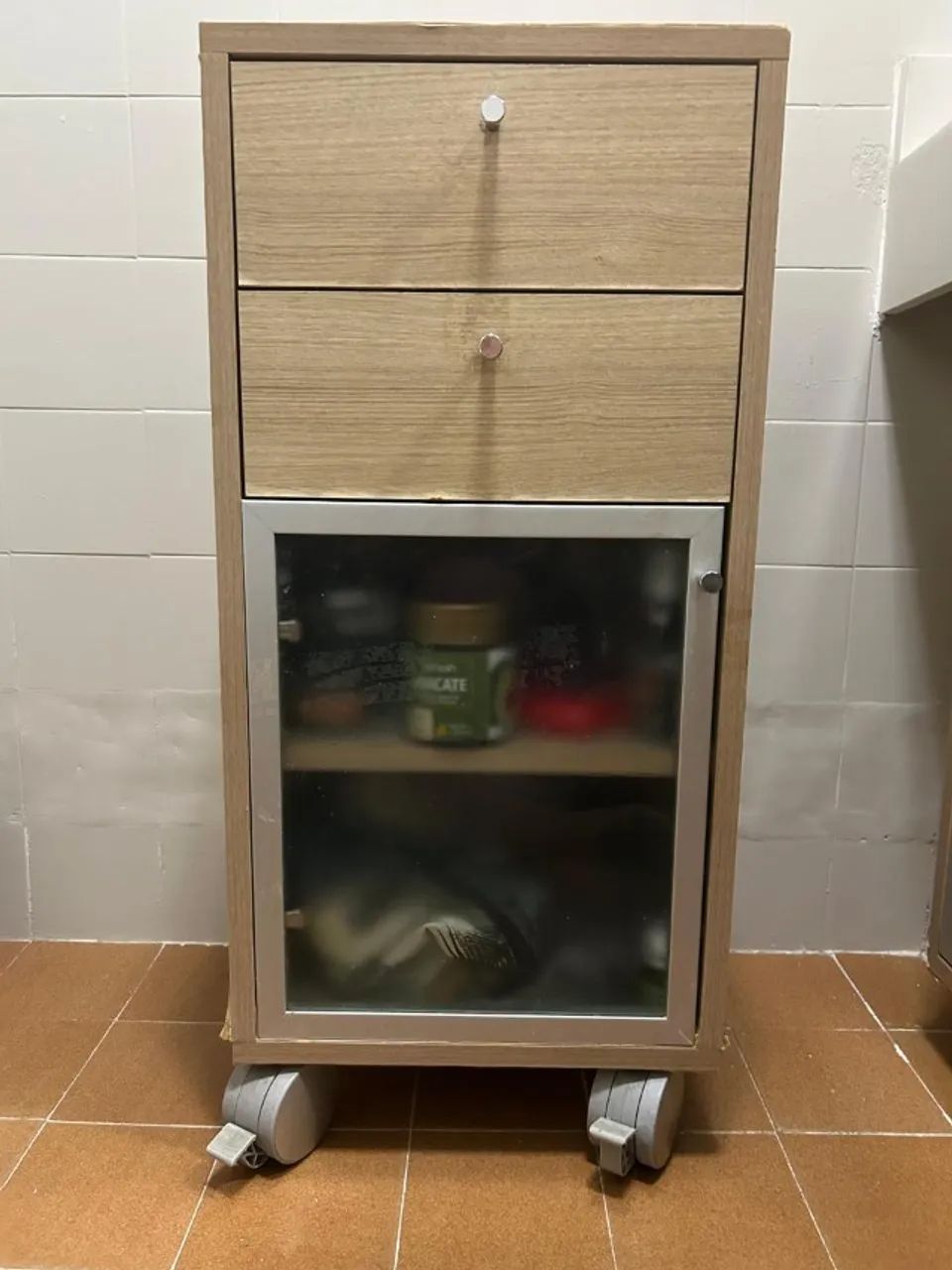 Belo conjunto de móveis em MDF para banheiro com rodinhas Tok&Stok - Foto 2