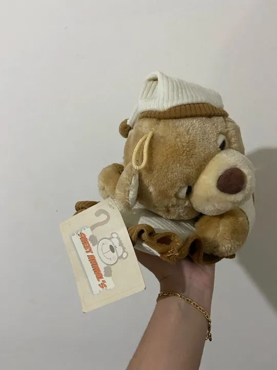 Urso de Pelúcia Marrom com Roupa - Foto 2