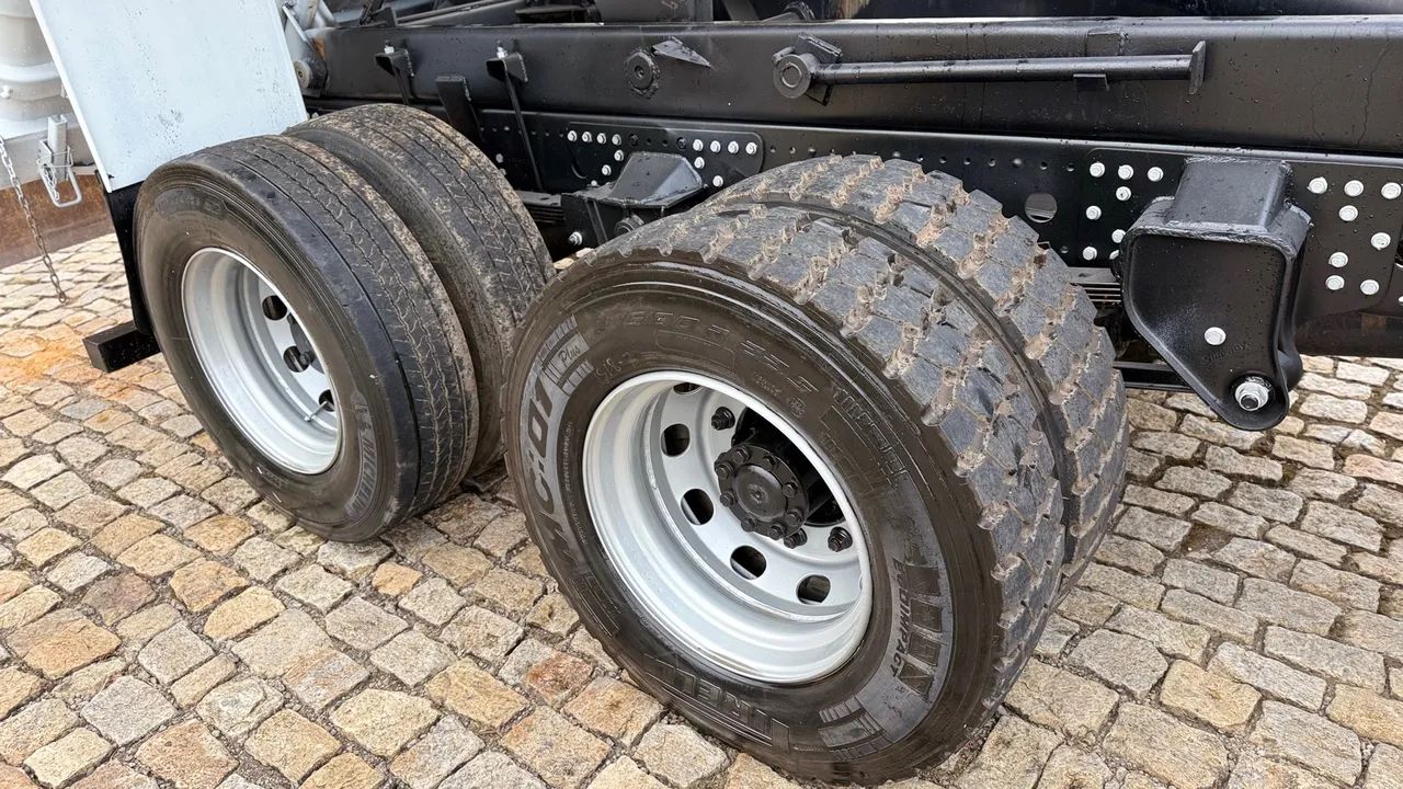 MB 2425 Caçamba Ano 2009 - Foto 11