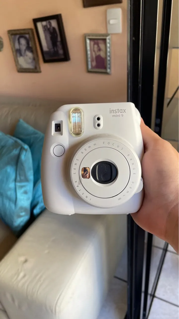 Câmera polaroide Fujifilm Instax Mini 9.