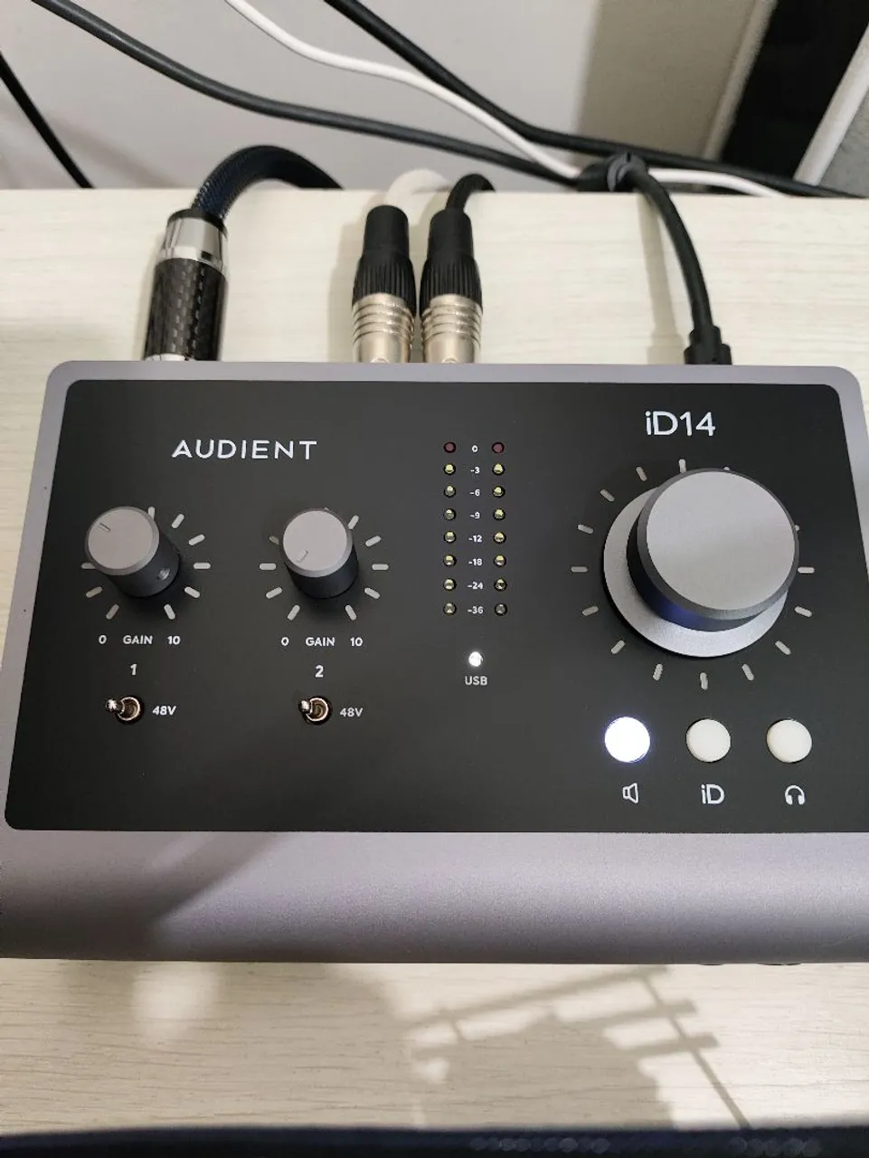 Interface de Áudio Audient iD14