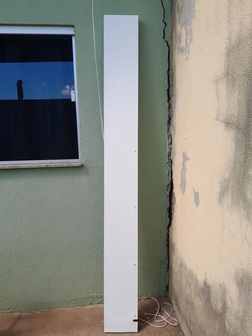 Prateleira branca para organização