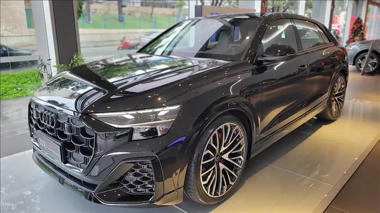 AUDI Q8 3.0 TFSI Performance Black Quattro