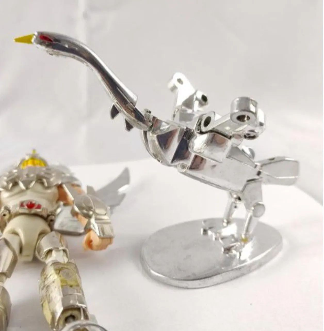 Boneco Cavaleiros do Zodíaco Cisne, Bandai 1987 em metal com