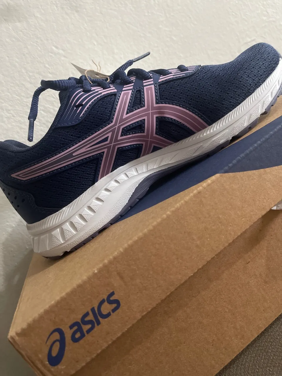 Tênis asics novo nunca usado