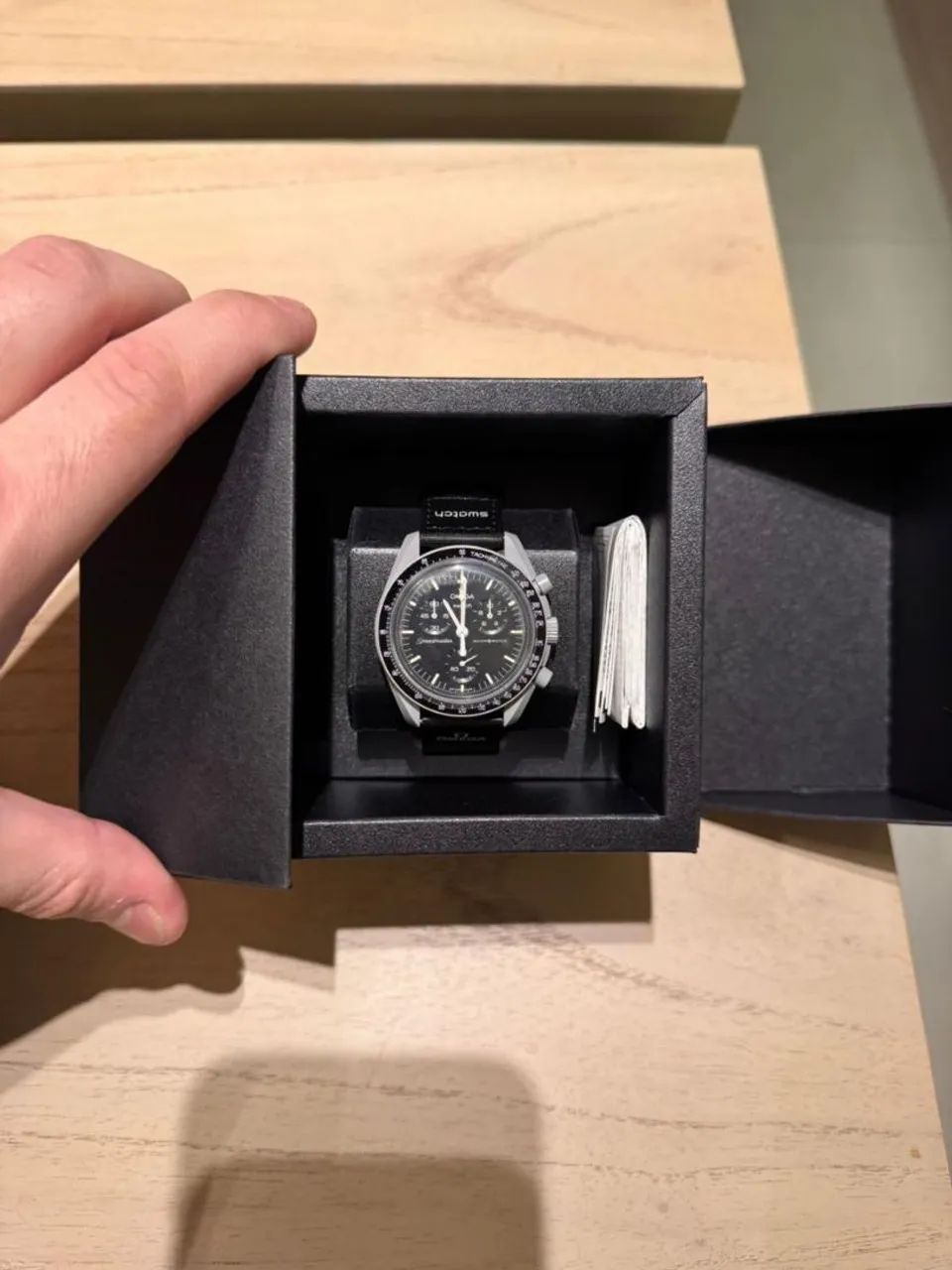 OMEGA X SWATCH MOONSWATCH MISSION TO THE MOON - Acessórios