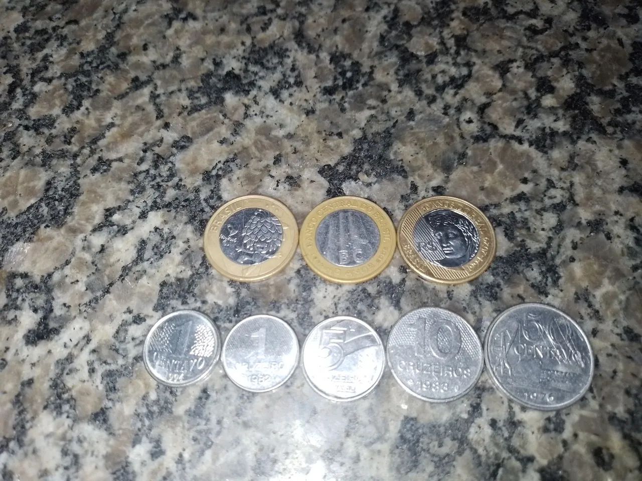 Moedas Brasileiras Antigas, negócio o preço de cada uma!! 
