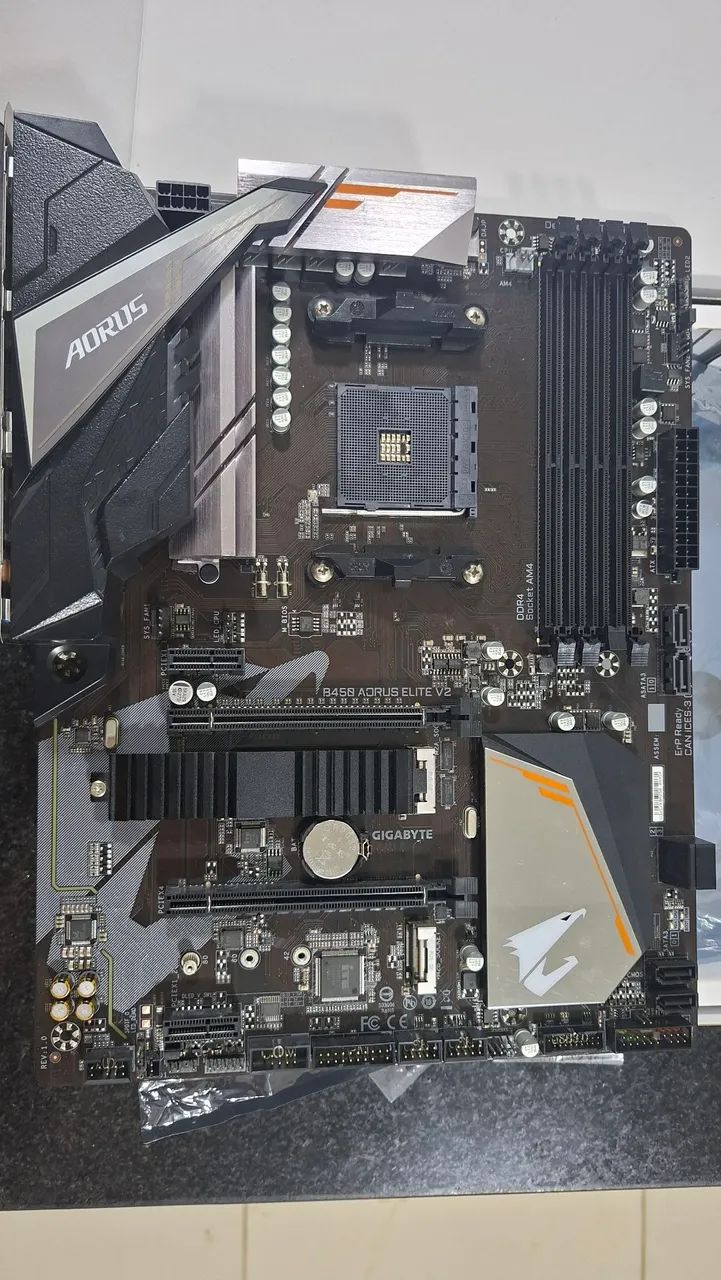 Placa Mãe Gigabyte Aorus b455 elite v2, leia o anúncio. 