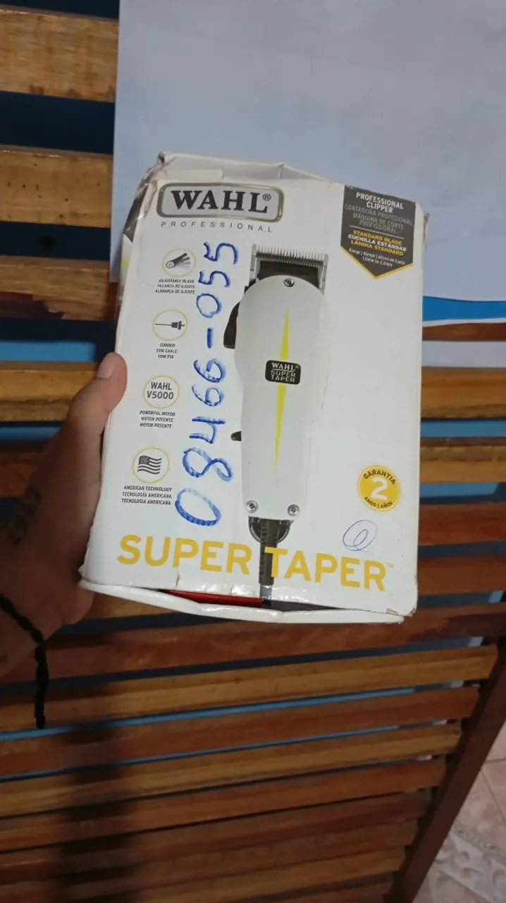 Máquina de Cortar Cabelo Wahl Super Taper 08466-055