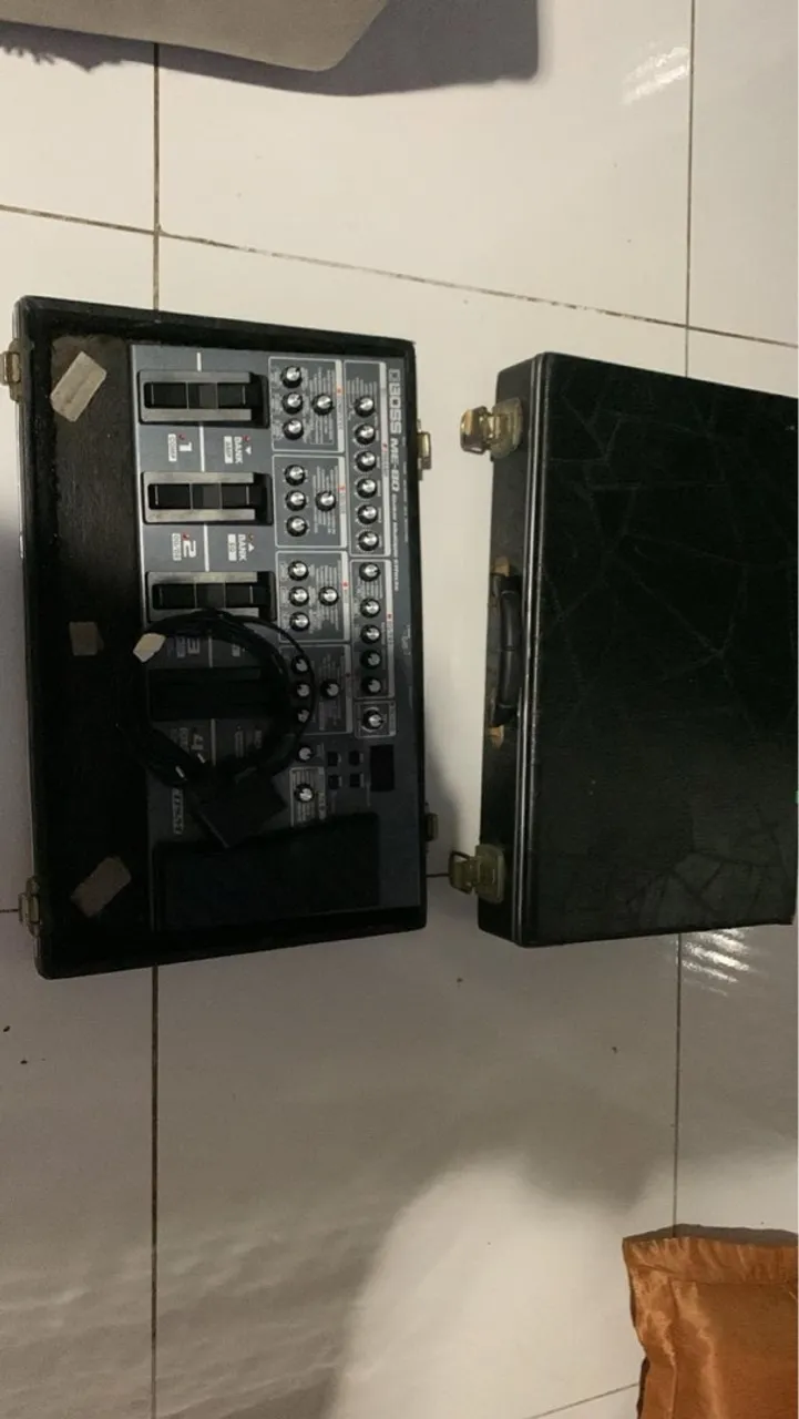 Pedaleira Boss ME-80