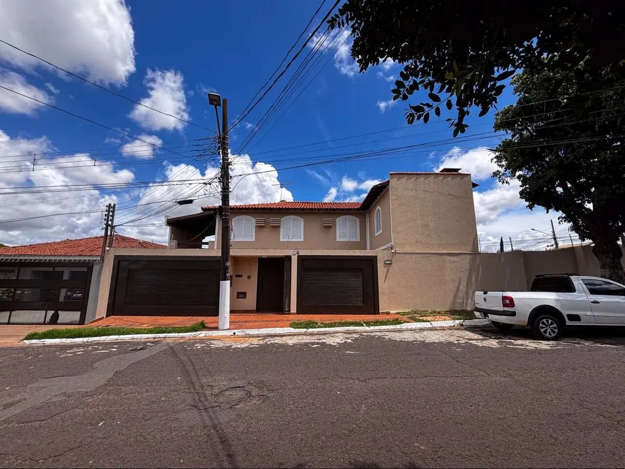 Sobrado Comercial ou Residencial no Jd. São Bento