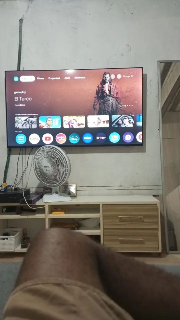 TV Smart 4K com Globoplay 70 Polegadas 6 meses de uso está na garantia 