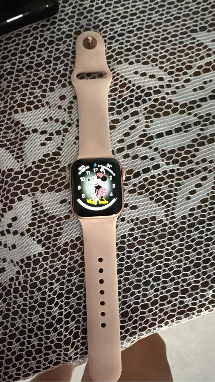 Apple Watch série 4 rosa 
