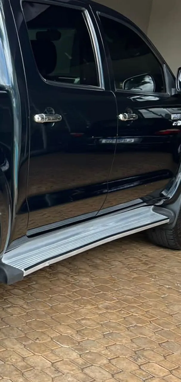 Estribo Hilux original Toyota