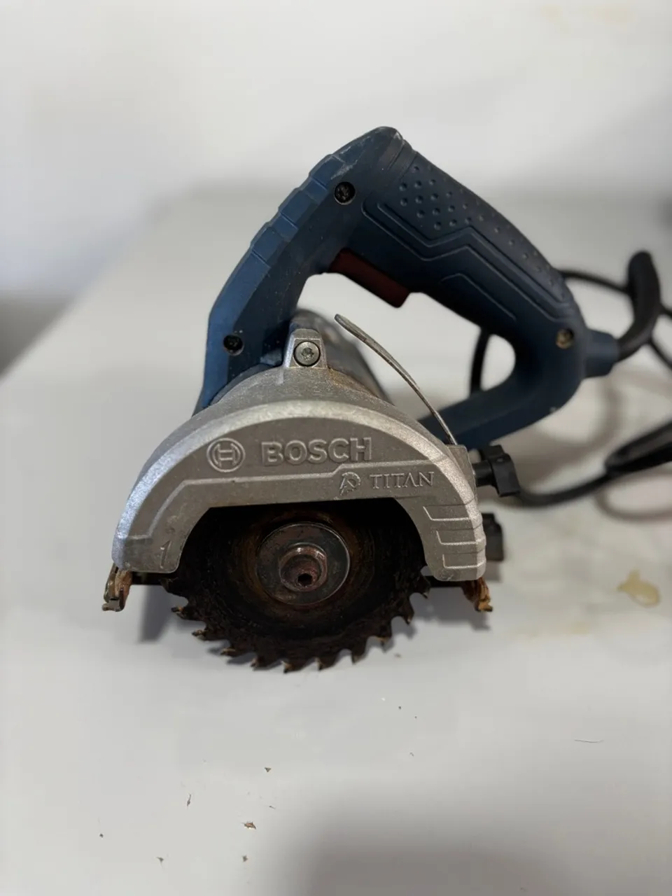 Makita - Serra Circular Bosch Titan