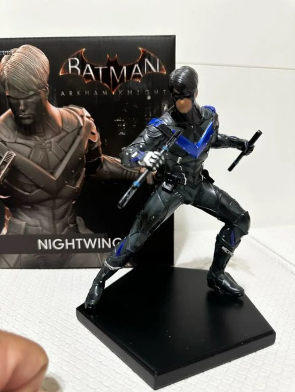 Estátua nightwing - batman arkham knight series - art scale 1/10 - iron studios