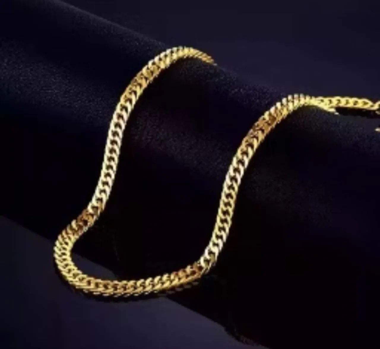 Corrente Dourada Elegante - Design Exclusivo