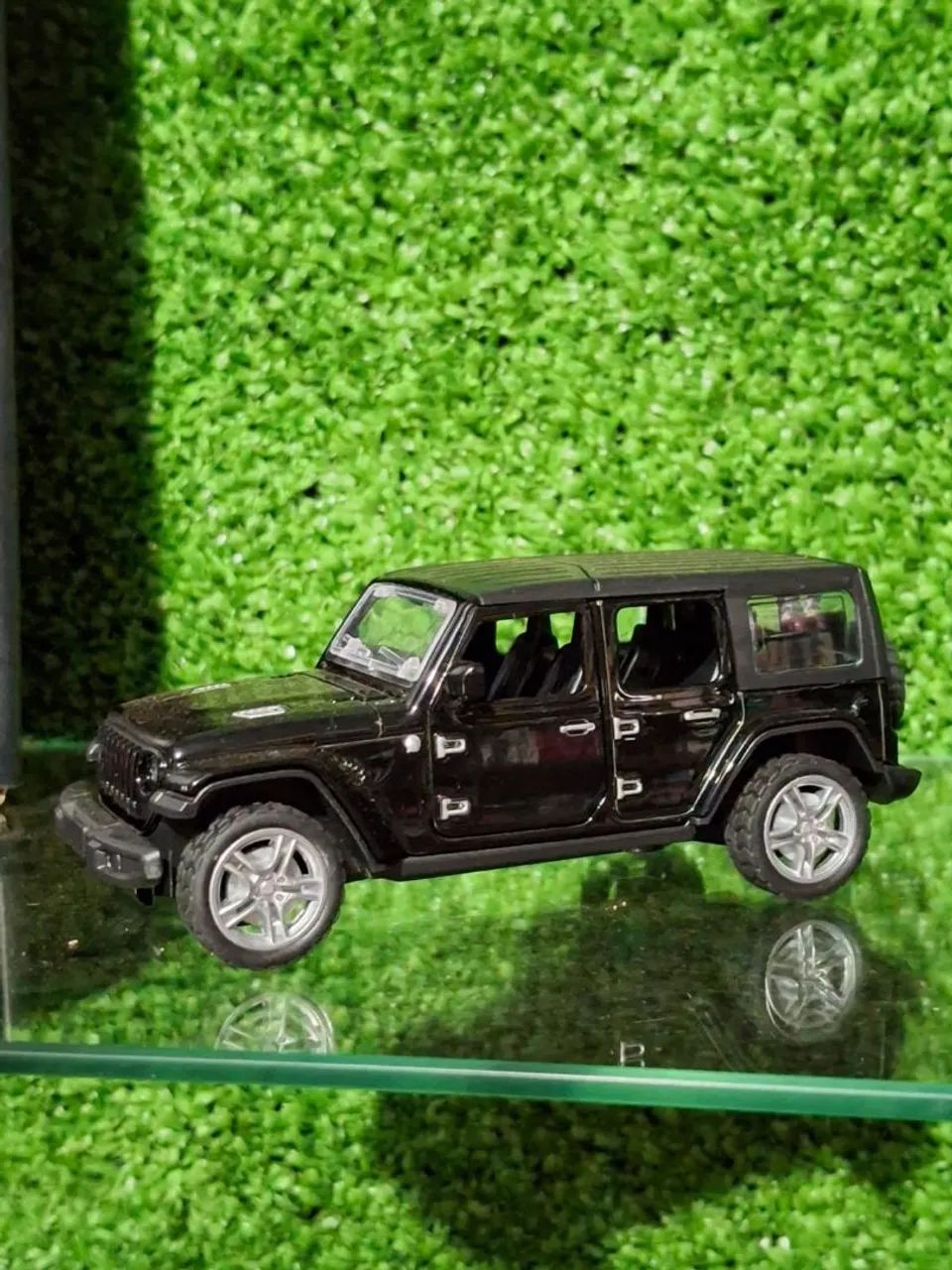 Miniatura  Classe G Dourada - Foto 3