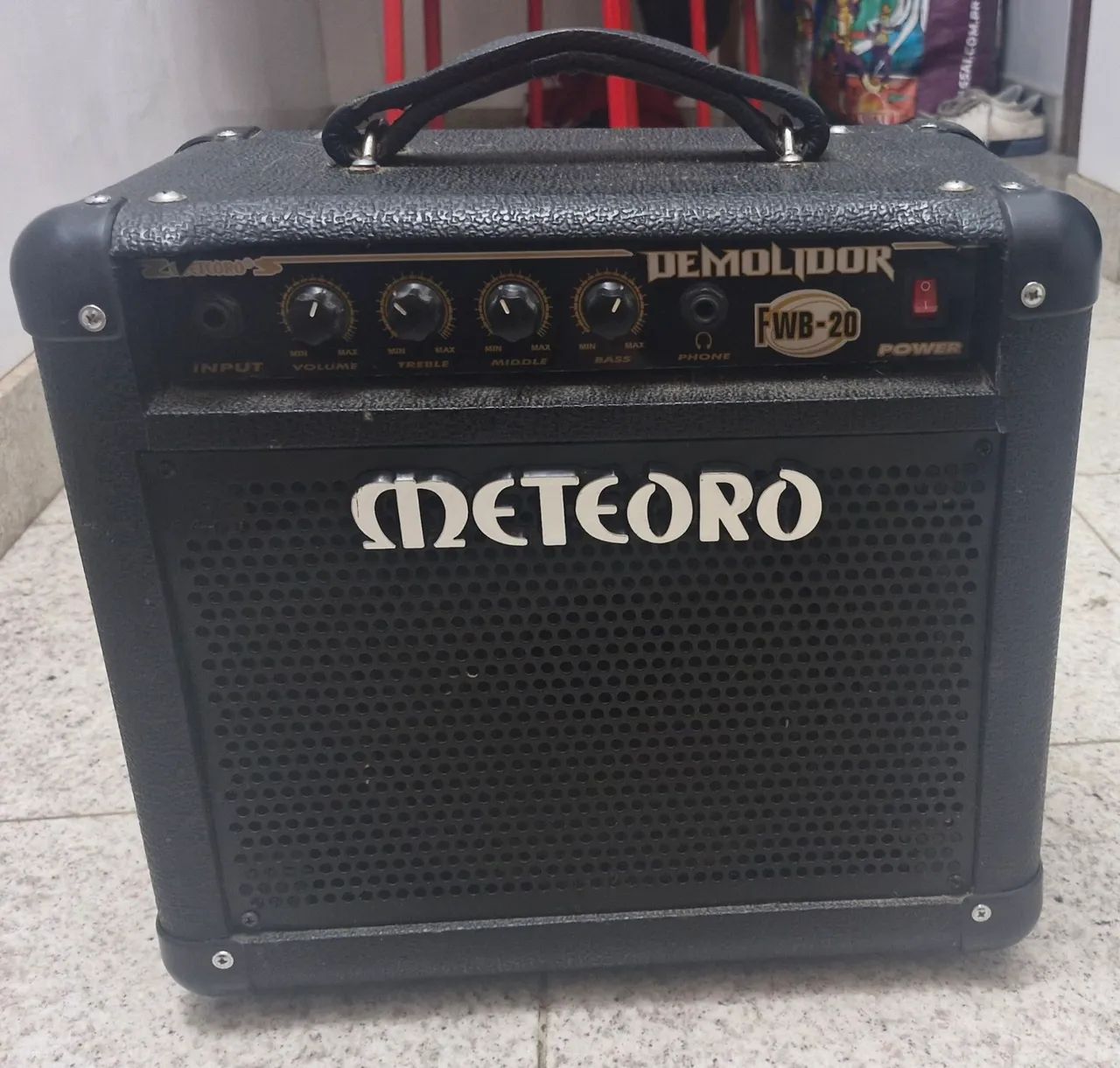 Amplificador para baixo Meteoro Demolidor FWB-20