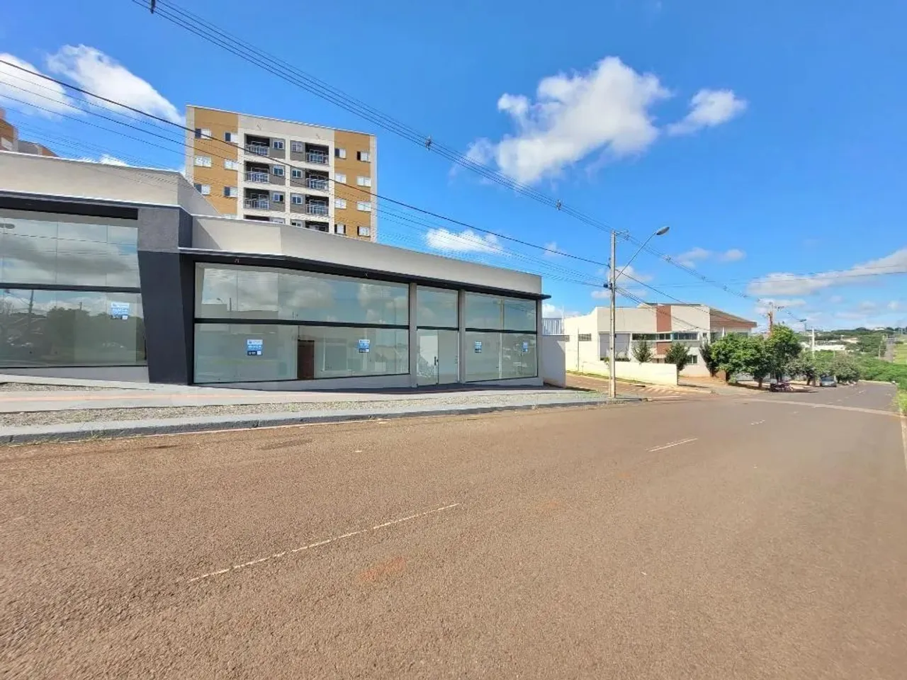 Sala para alugar em Maringá, Jardim Tropical, com 84.39 m²