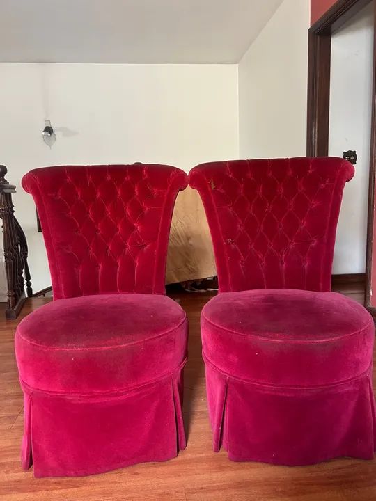 Par de Cadeiras em Veludo Vermelho