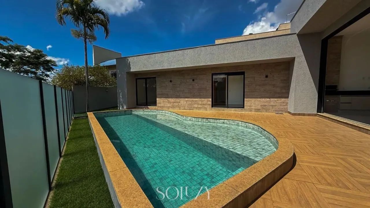 Casa Térrea de Esquina no Jardins Verona | 4 Suítes, Piscina Aquecida e Gourmet Integrado