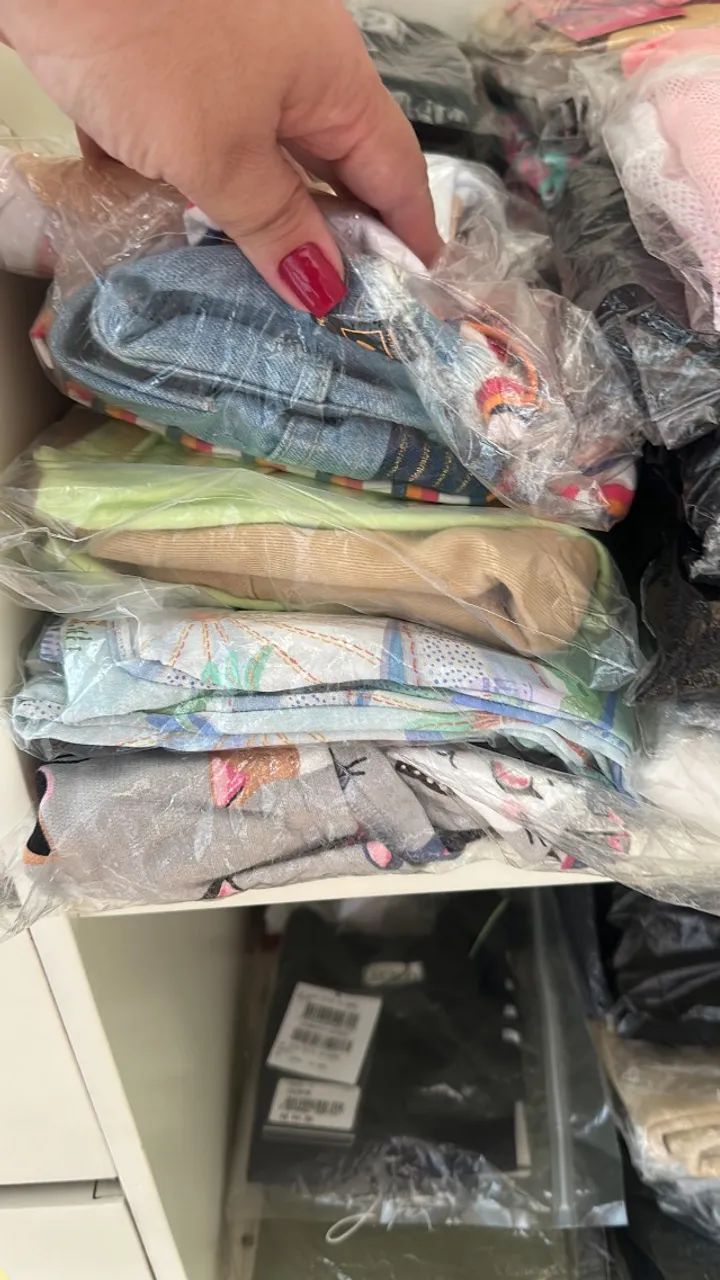 Estoque de roupa infantil