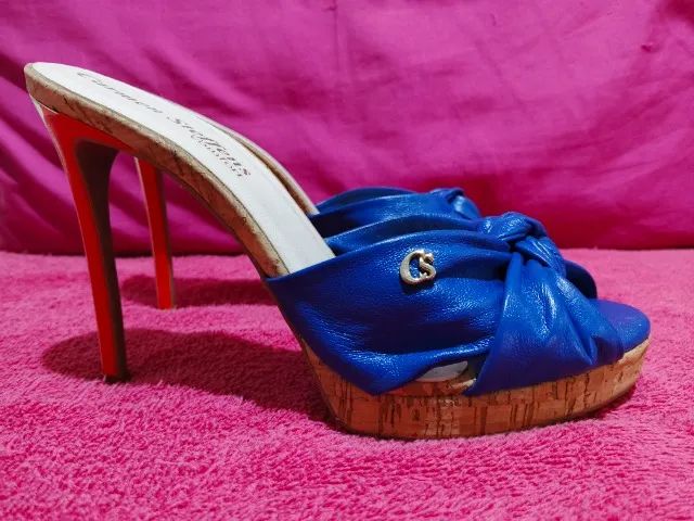 tamanco salto alto carmen steffens couro azul número 39/40. materiais duradouros. Top