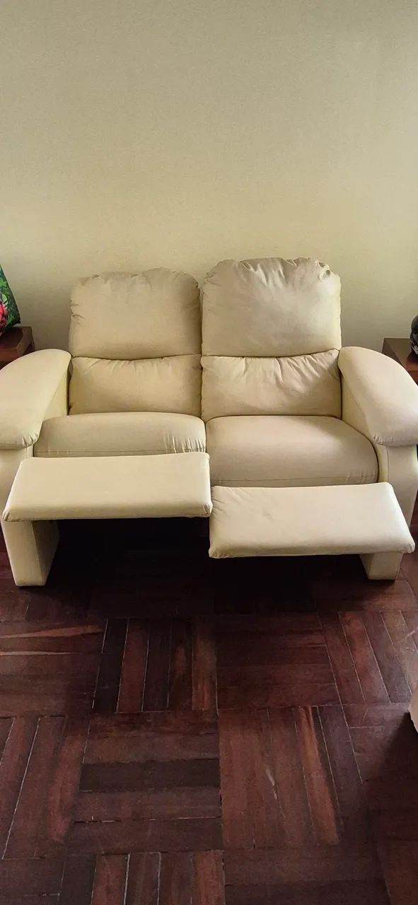 Sofá Reclinável de Couro sintético 2 Lugares  - Foto 4