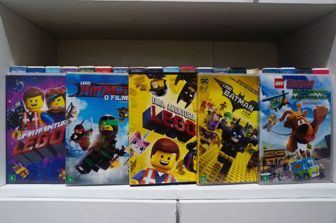 Lote de DVDs Lego