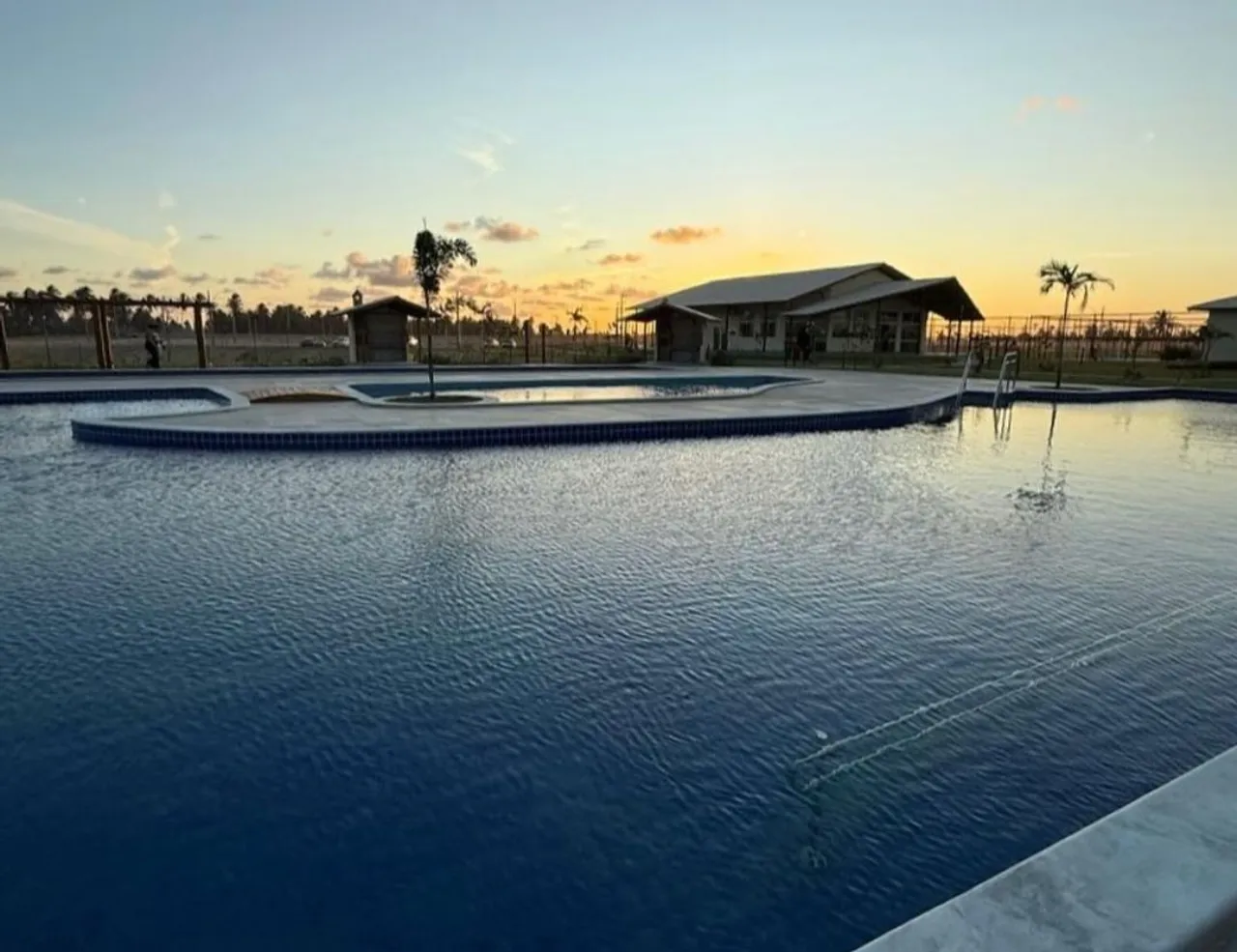 Oportunidade única de investimento em condomínio resort clube Marés do Malui Residence