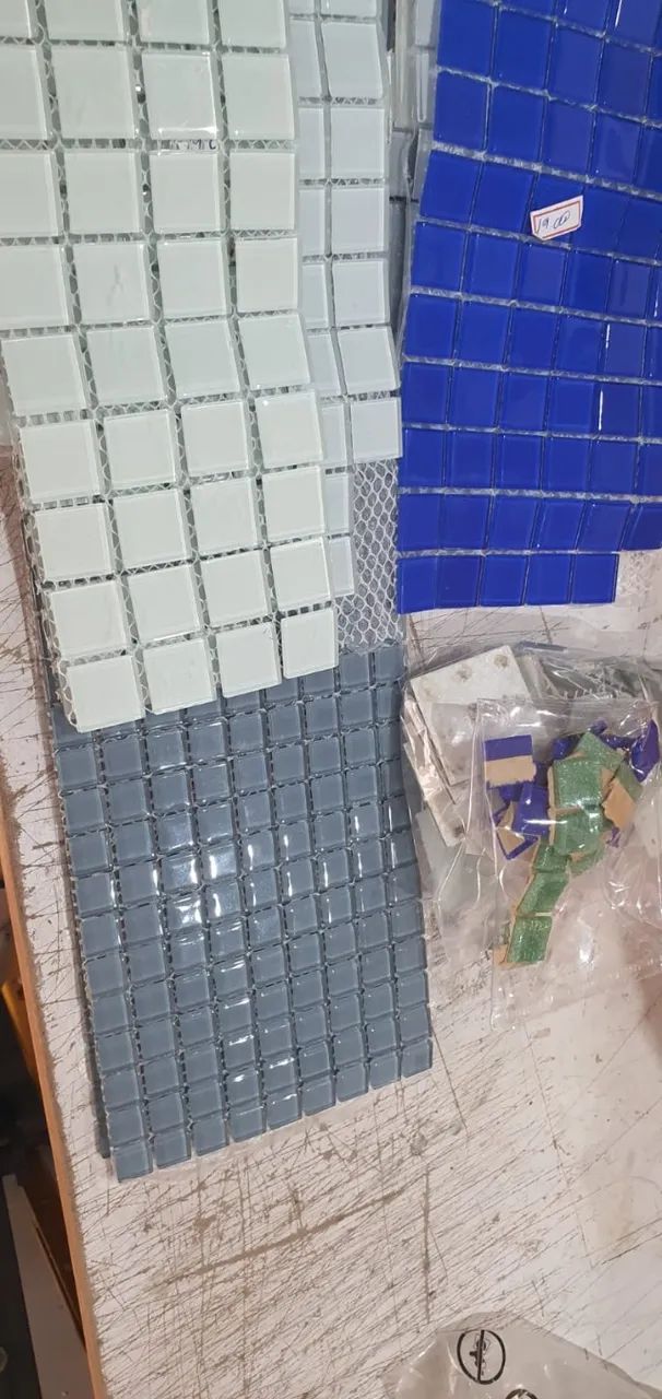 Pastilhas diversos tamanhos e cores Artesanato e decoração-Saldo-Leia Tudo - Foto 2